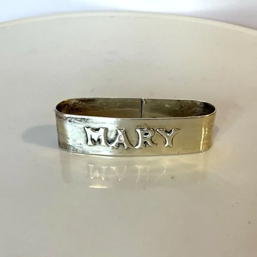 Stunning vintage sterling silver napkin ring; name Mary embossed must see